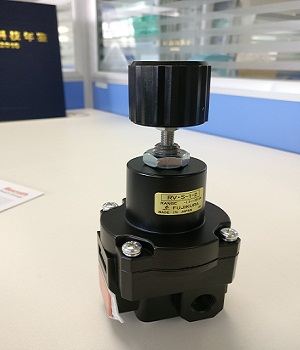 自力可調式減壓閥構造參數(shù)，來控制閥門的開度